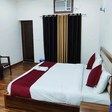 Luxury Rooms In Safdarjung Enclave Near Aiims & Safdarjung Hospital Nueva Delhi Exterior foto