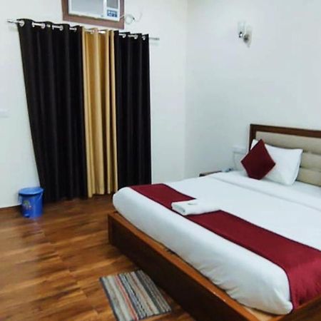 Luxury Rooms In Safdarjung Enclave Near Aiims & Safdarjung Hospital Nueva Delhi Exterior foto