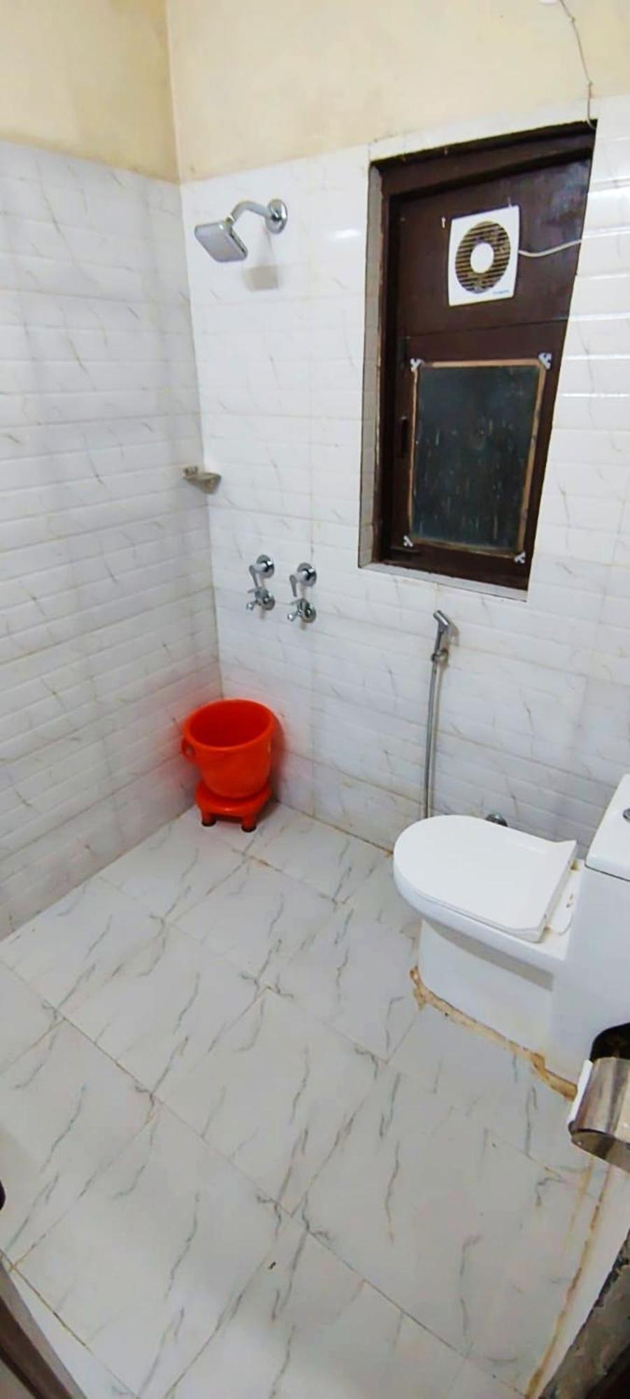 Luxury Rooms In Safdarjung Enclave Near Aiims & Safdarjung Hospital Nueva Delhi Exterior foto