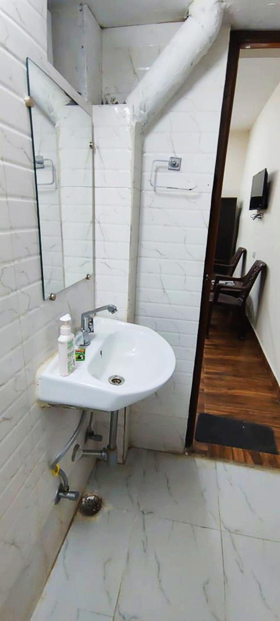 Luxury Rooms In Safdarjung Enclave Near Aiims & Safdarjung Hospital Nueva Delhi Exterior foto